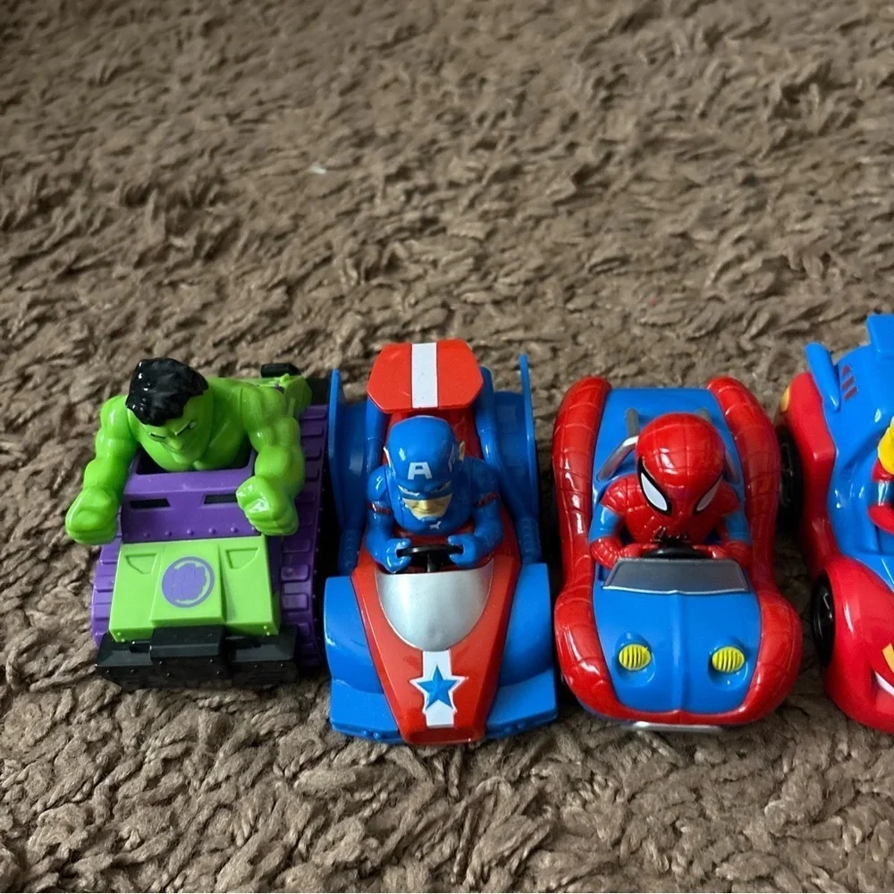 Marvel Superhero Car Set Bundle Pull Back Hulk Spiderman Iron Man